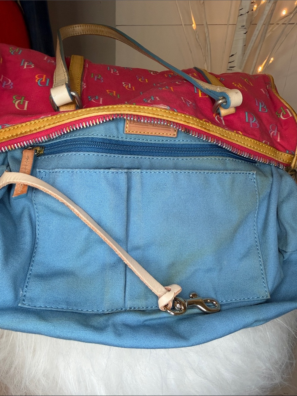 Dooney &Bourke monogrammed canvas w/leather trim and  handle barrel bag - Picture 8 of 11